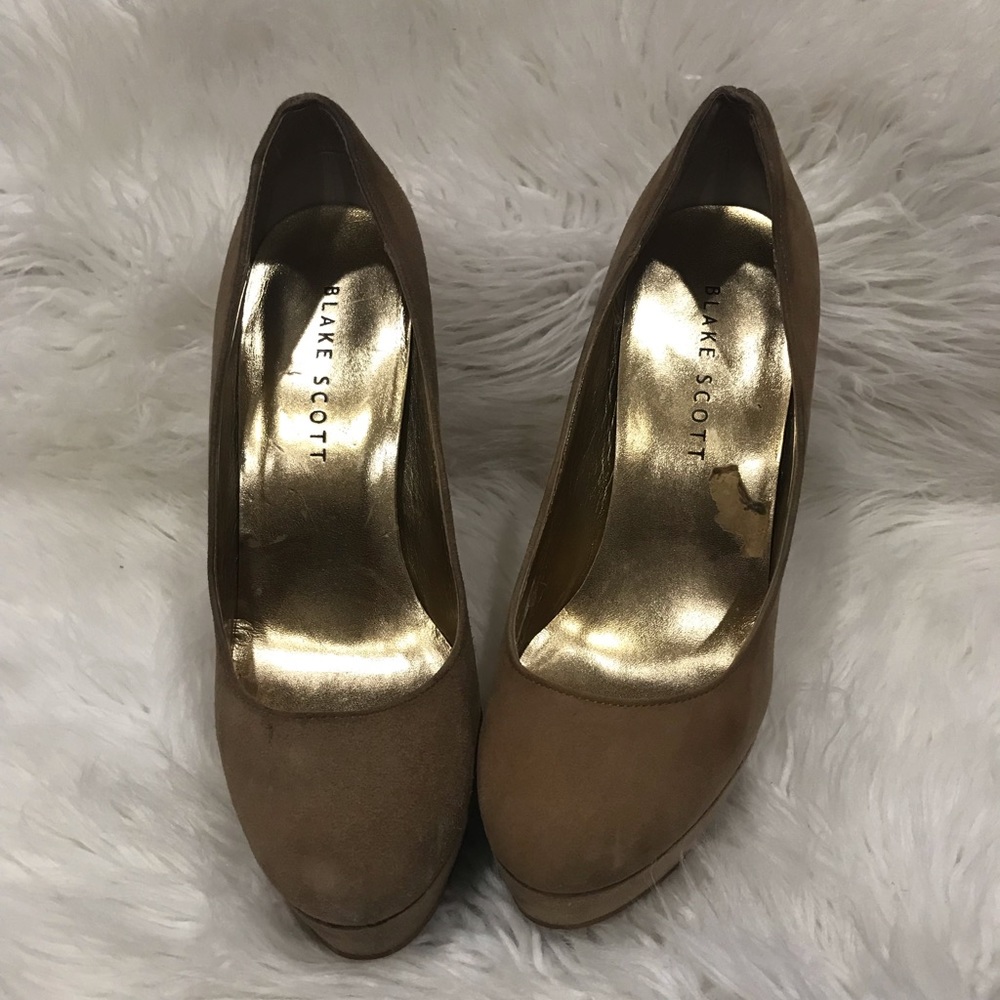 Black Scott pumps